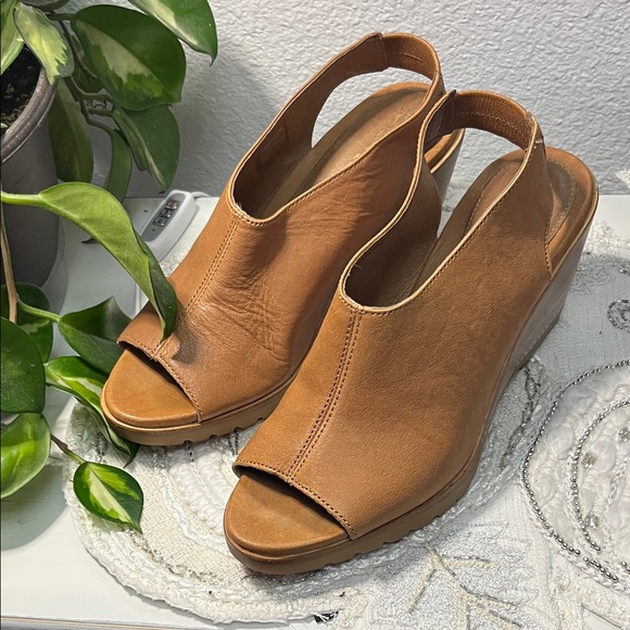 EUC Sorel After Hours Slingback Wedges - Picture 2 of 15